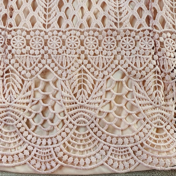 DOLCE CABO Satin Bell Sleeve Lace Blouse With Attached Camisole Women's Size M - Picture 6 of 13